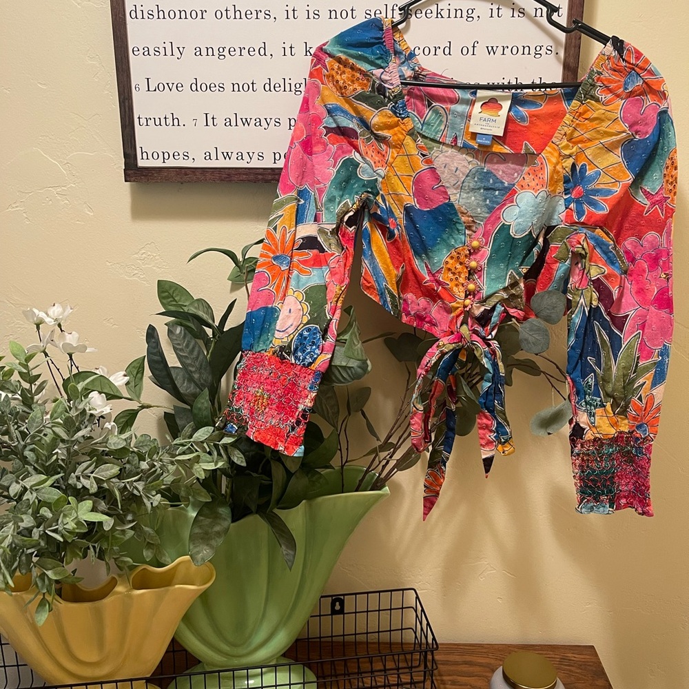 FARM Rio Multicolor Floral Tie-Front Blouse